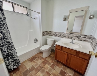 2121 E Avenue I - Photo Thumbnail 26