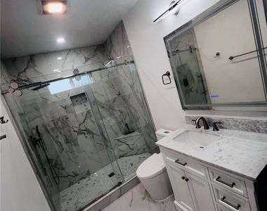 12749 Kittridge Street - Photo Thumbnail 11