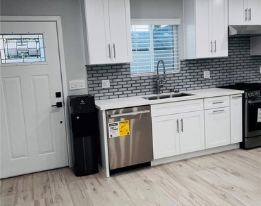 12749 Kittridge Street - Photo Thumbnail 2