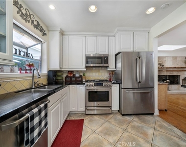 4571 Canoga Drive - Photo Thumbnail 11