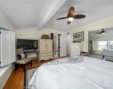 4571 Canoga Drive - Photo Thumbnail 16