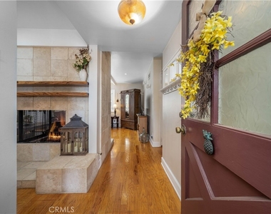 4571 Canoga Drive - Photo Thumbnail 2