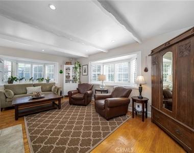 4571 Canoga Drive - Photo Thumbnail 4