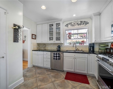 4571 Canoga Drive - Photo Thumbnail 10