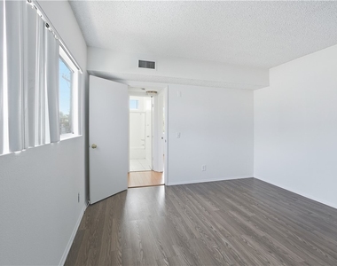 12203 Magnolia - Photo Thumbnail 14