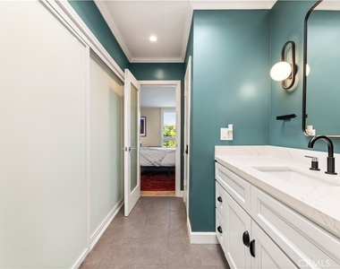 8535 W West Knoll Drive - Photo Thumbnail 27