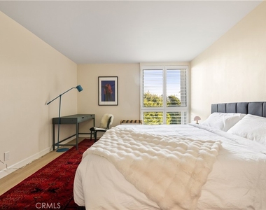 8535 W West Knoll Drive - Photo Thumbnail 21