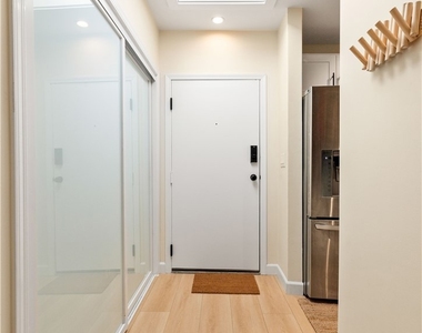 8535 W West Knoll Drive - Photo Thumbnail 35