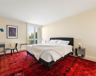 8535 W West Knoll Drive - Photo Thumbnail 20