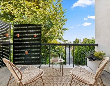 8535 W West Knoll Drive - Photo Thumbnail 33
