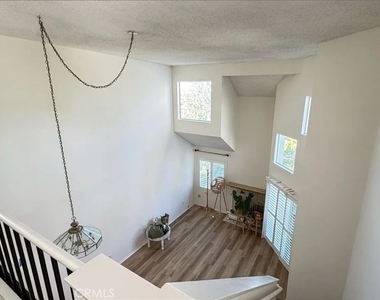 1380 W Capitol Drive - Photo Thumbnail 4