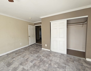 1319 E 59th - Photo Thumbnail 13
