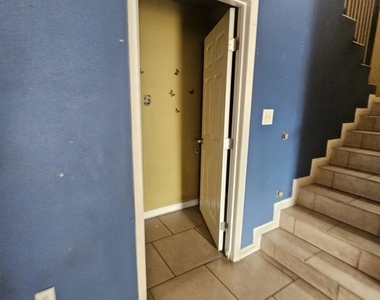 1319 E 59th - Photo Thumbnail 5
