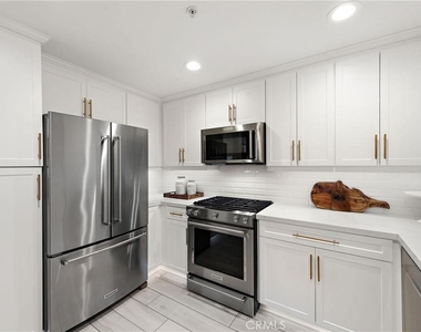 2123 Watermarke Place - Photo Thumbnail 9