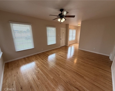 210 S Bush Street - Photo Thumbnail 5