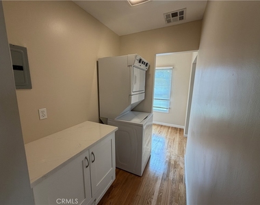 210 S Bush Street - Photo Thumbnail 12