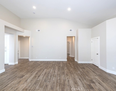 933 S Dylan Way - Photo Thumbnail 4