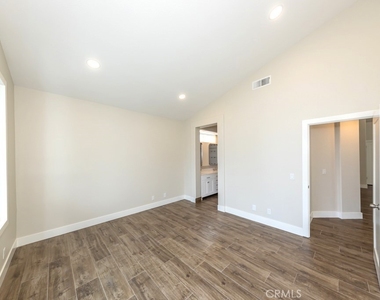 933 S Dylan Way - Photo Thumbnail 14