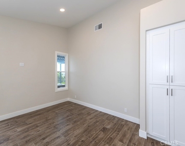 933 S Dylan Way - Photo Thumbnail 12