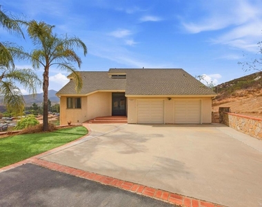 13705 Abell Drive - Photo Thumbnail 11
