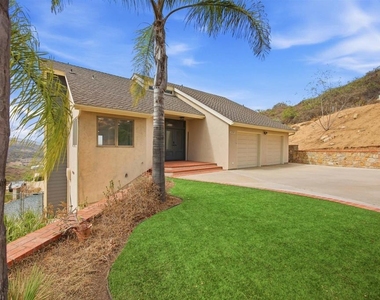 13705 Abell Drive - Photo Thumbnail 12