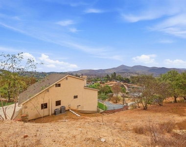 13705 Abell Drive - Photo Thumbnail 8