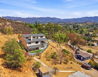 13705 Abell Drive - Photo Thumbnail 7