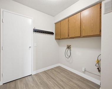 13705 Abell Drive - Photo Thumbnail 46