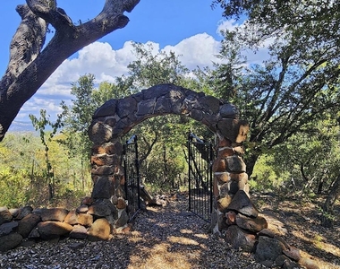 4412 Luneta Drive - Photo Thumbnail 23