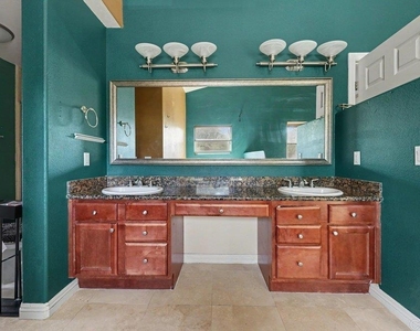 1434 Marshall Rd - Photo Thumbnail 6