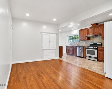 3289 Inglewood Boulevard - Photo Thumbnail 8