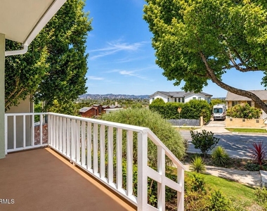 3289 Inglewood Boulevard - Photo Thumbnail 3