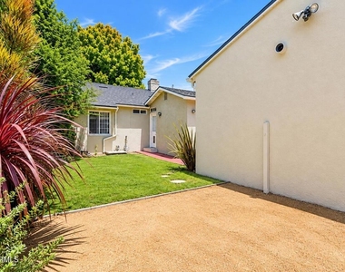 3289 Inglewood Boulevard - Photo Thumbnail 16