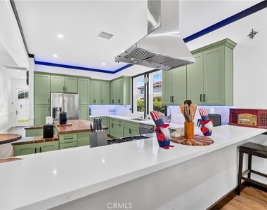 10901 Chestnut - Photo Thumbnail 12