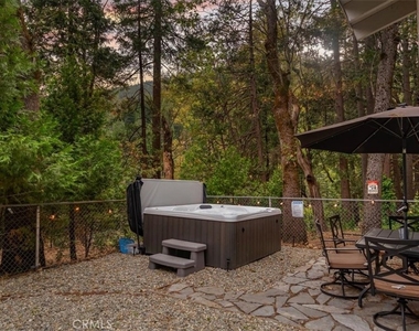 4312 Hemlock - Photo Thumbnail 10