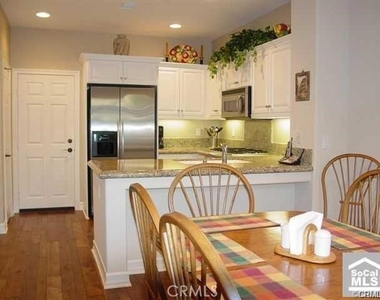 1 Paseo Vista - Photo Thumbnail 6
