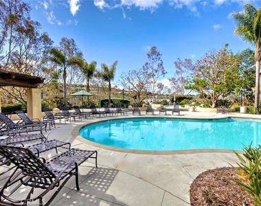 1 Paseo Vista - Photo Thumbnail 21