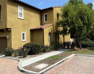 1 Paseo Vista - Photo Thumbnail 2