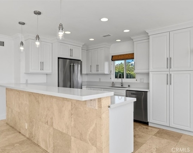 1285 Cortez Avenue - Photo Thumbnail 15