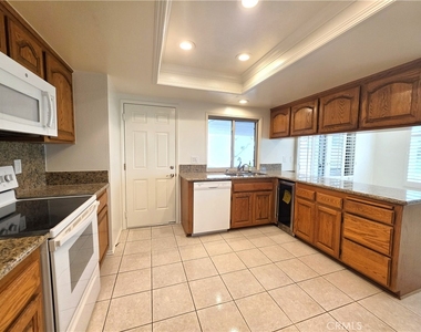3709 S Sea Cliff - Photo Thumbnail 9