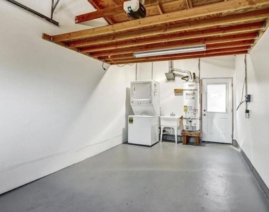 124 Oakwood Drive - Photo Thumbnail 5