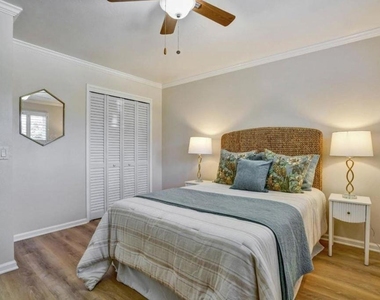 124 Oakwood Drive - Photo Thumbnail 1