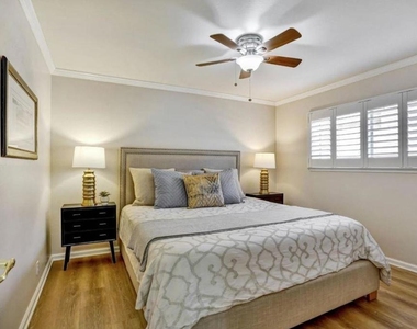 124 Oakwood Drive - Photo Thumbnail 3