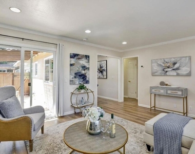 124 Oakwood Drive - Photo Thumbnail 13