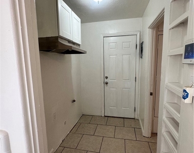 111 E Moneta - Photo Thumbnail 10