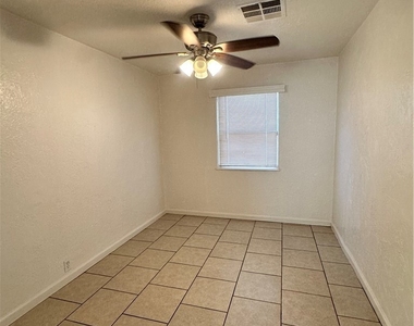 111 E Moneta - Photo Thumbnail 7