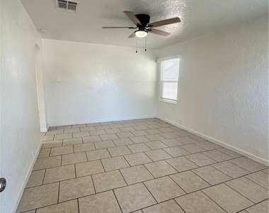 111 E Moneta - Photo Thumbnail 5