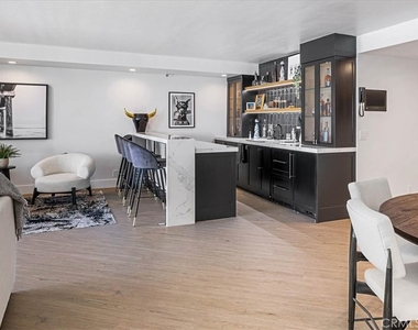 410 Corto Lane - Photo Thumbnail 8