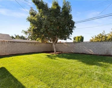 10216 Ramona - Photo Thumbnail 5