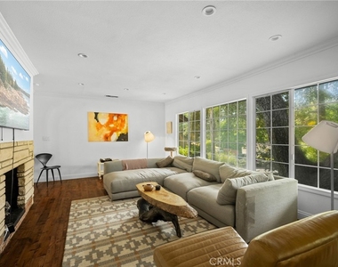 6247 Hamilton Lane - Photo Thumbnail 3